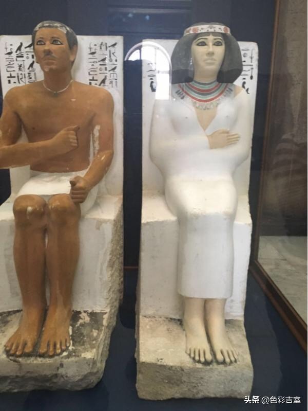 01耶元前26世纪埃及雕像?jpg