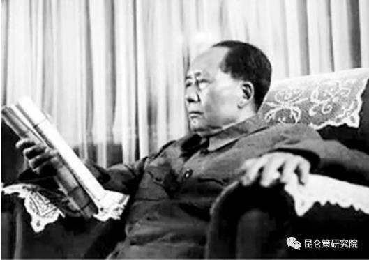 泰山松：驳对毛主席《关于印发〈张鲁传〉写的批语》的歪曲