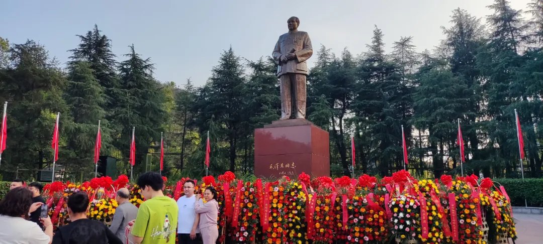 清明节，我们岂能忘记毛主席